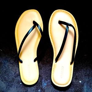 Size 8 women’s sandals